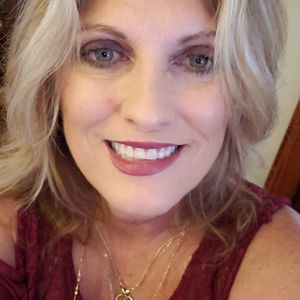 Meet your Posher, Deborah